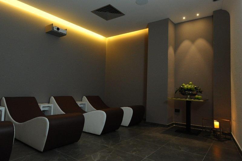 Hotel Up Wellness & Spa Foggia Bagian luar foto