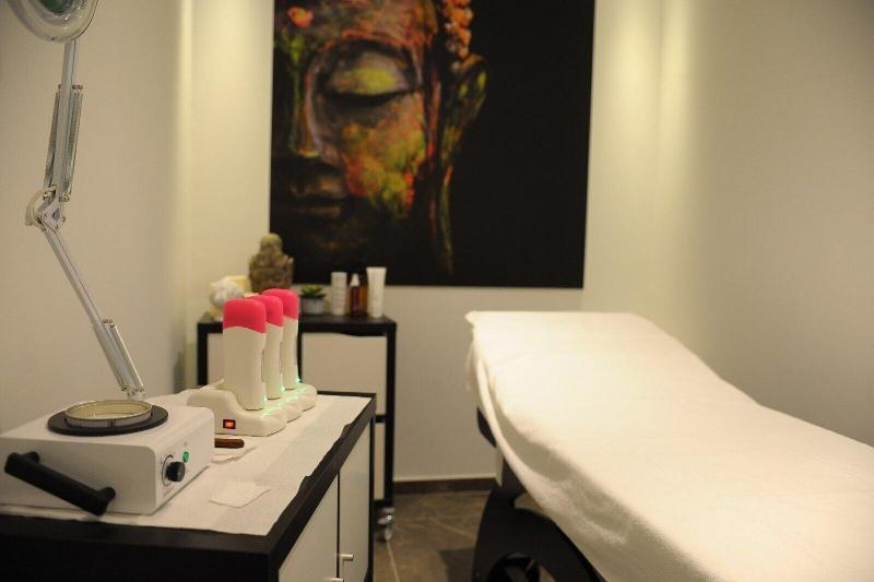 Hotel Up Wellness & Spa Foggia Bagian luar foto